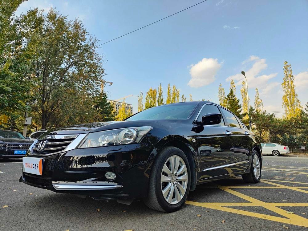 Honda Accord 2013 — фото автомобиля