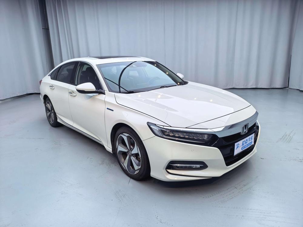 Honda Accord 2018 — фото автомобиля
