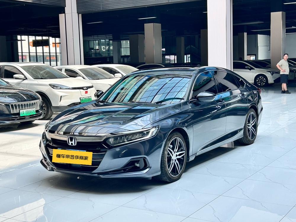 Honda Accord 2022 — фото автомобиля