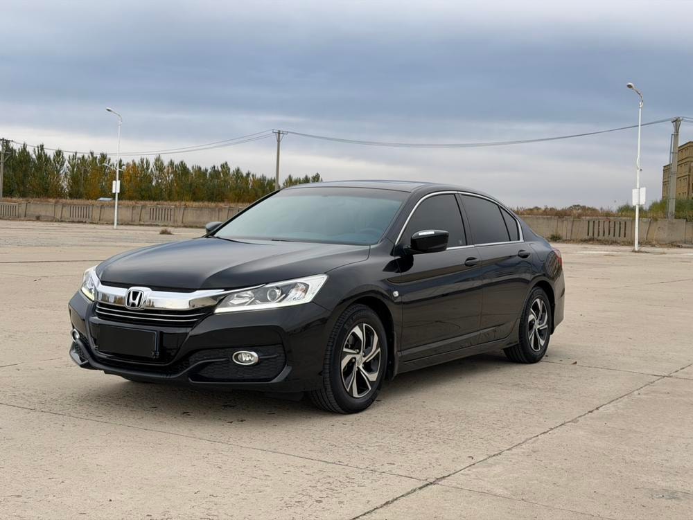 Honda Accord 2016 — фото автомобиля
