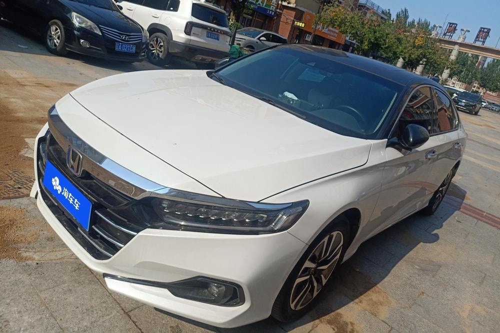 Honda Accord 2022 — фото автомобиля