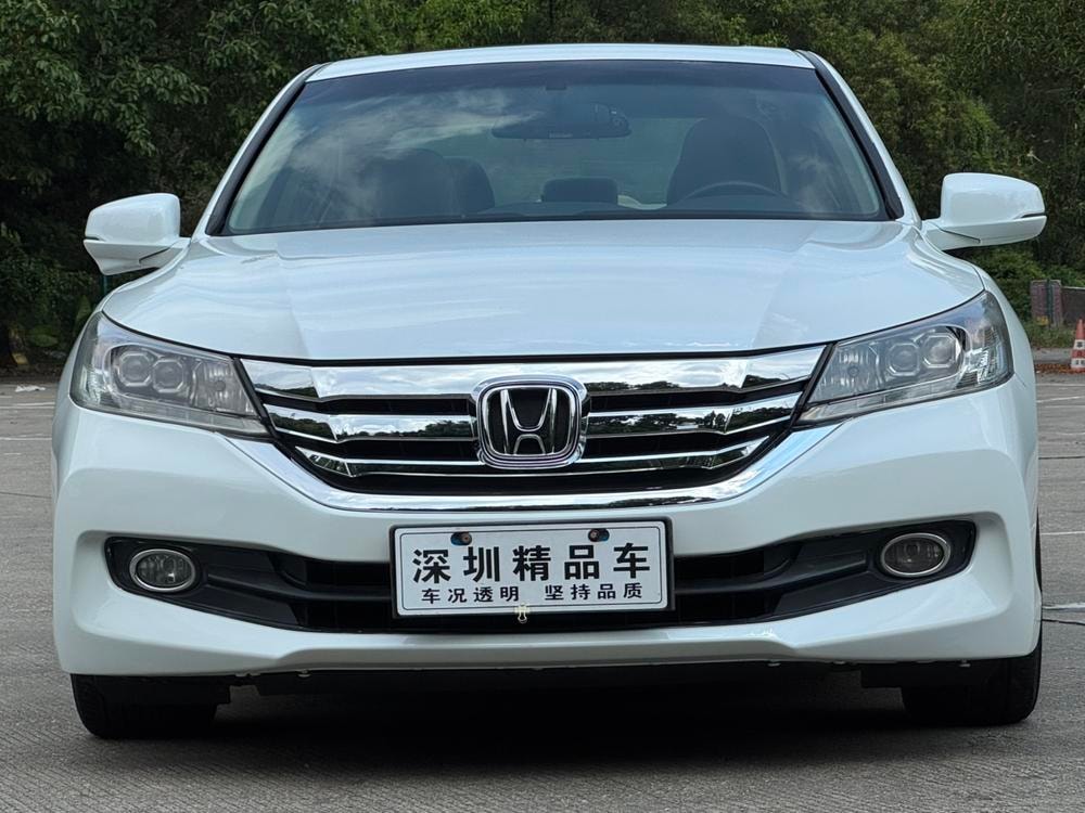 Honda Accord 2014 — фото автомобиля