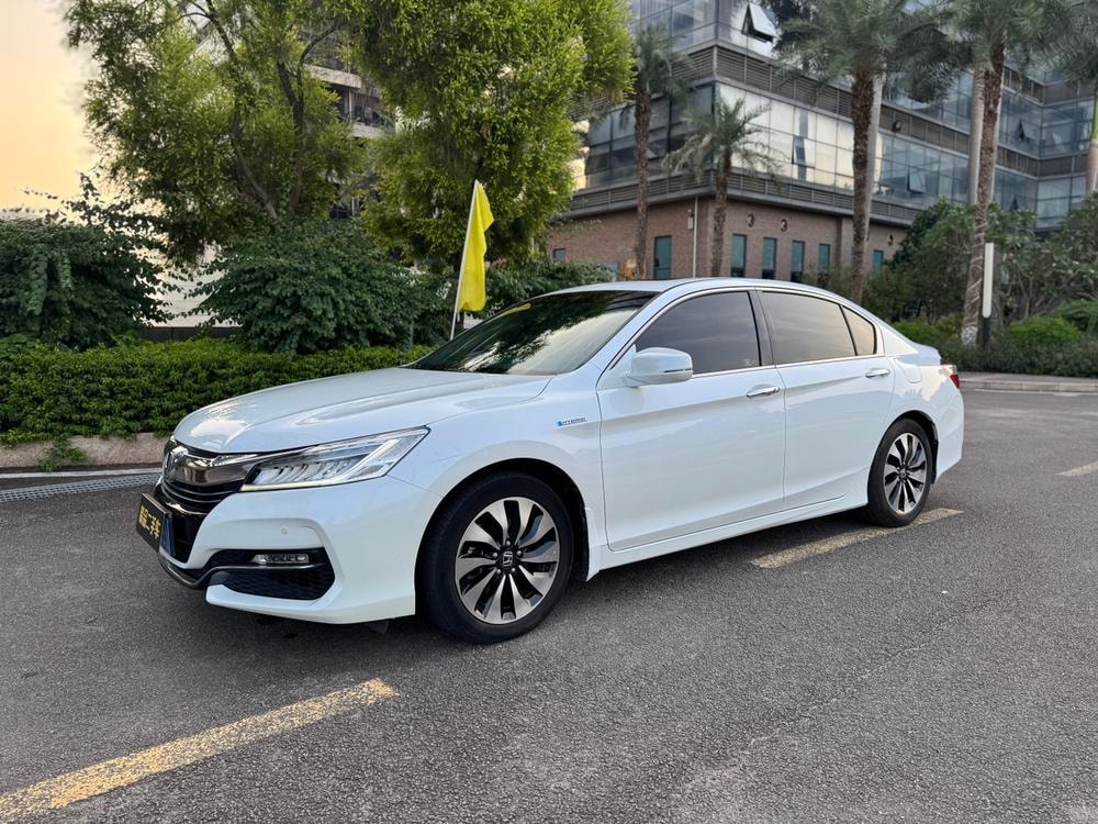 Honda Accord 2016 — фото автомобиля
