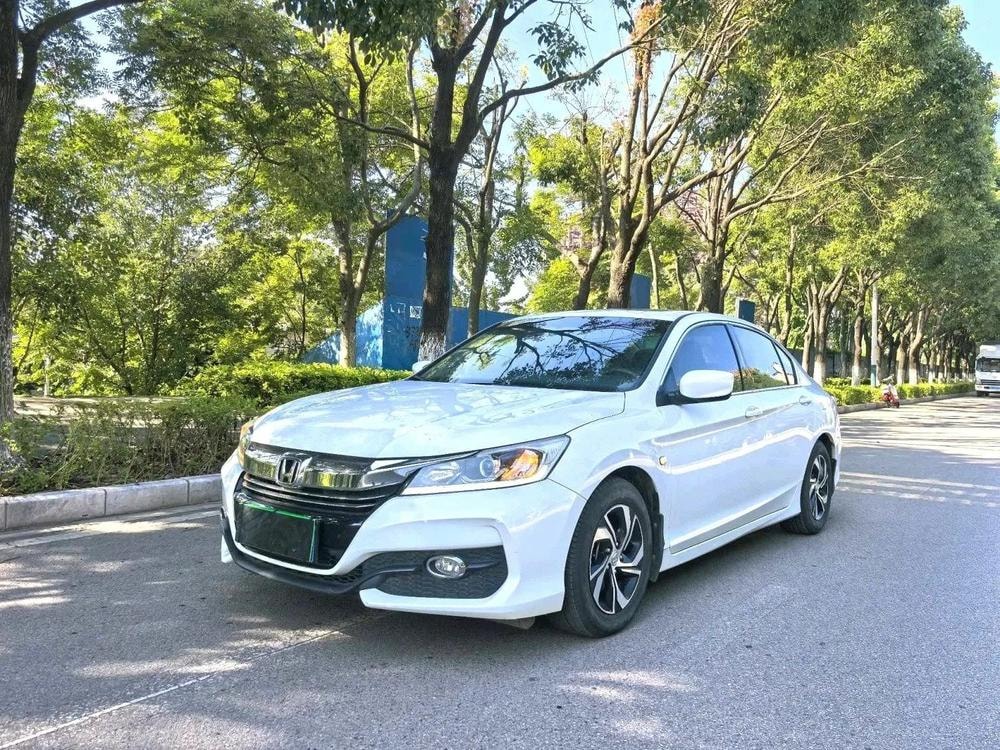 Honda Accord 2016 — фото автомобиля