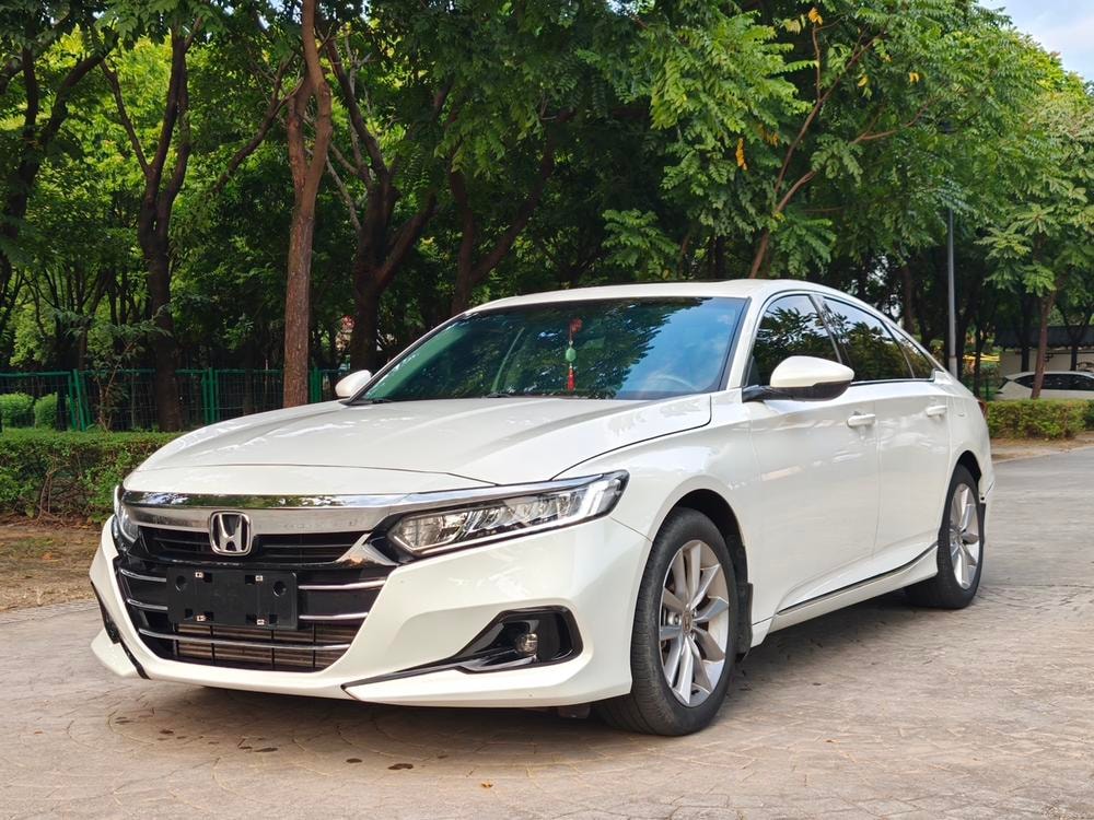 Honda Accord 2022 — фото автомобиля
