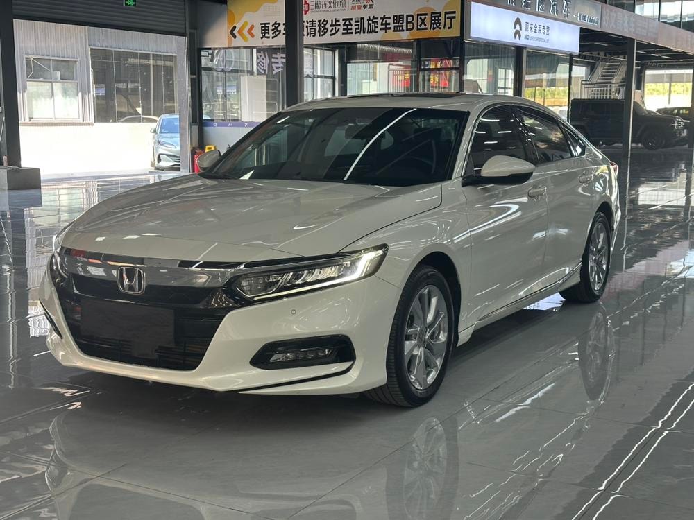 Honda Accord 2018 — фото автомобиля