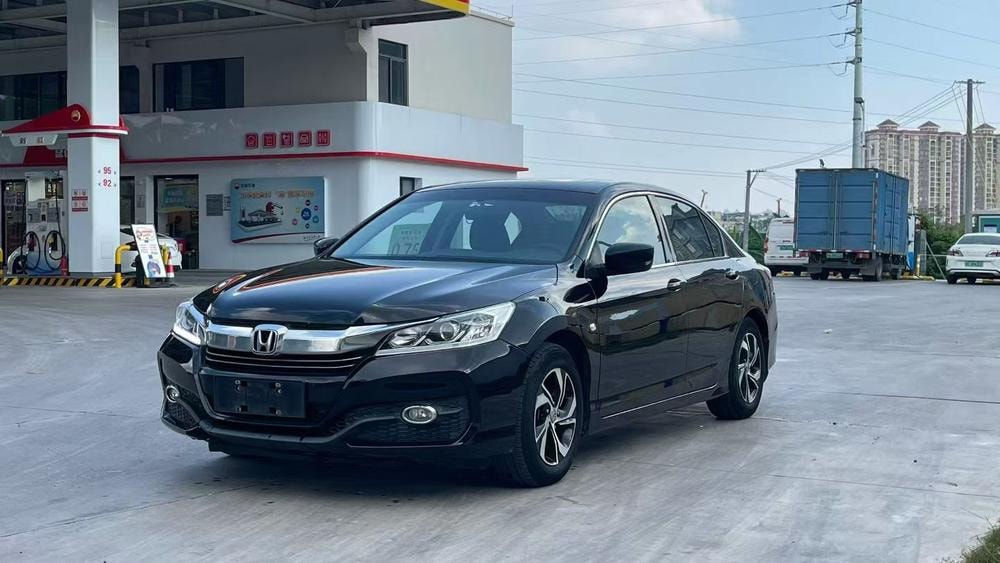 Honda Accord 2016 — фото автомобиля