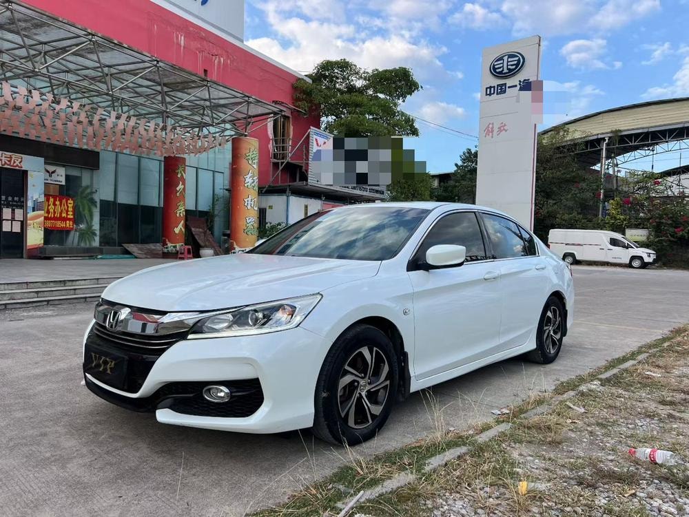 Honda Accord 2016 — фото автомобиля