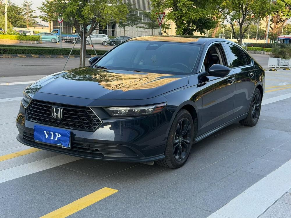Honda Accord 2025 — фото автомобиля