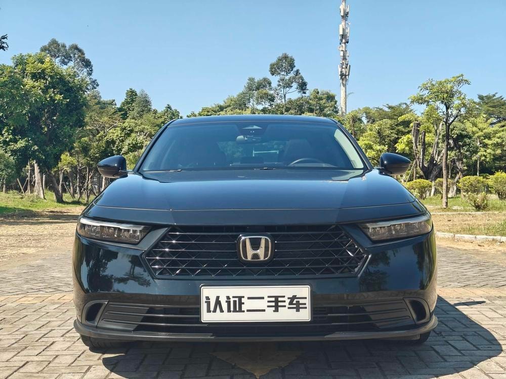Honda Accord 2023 — фото автомобиля