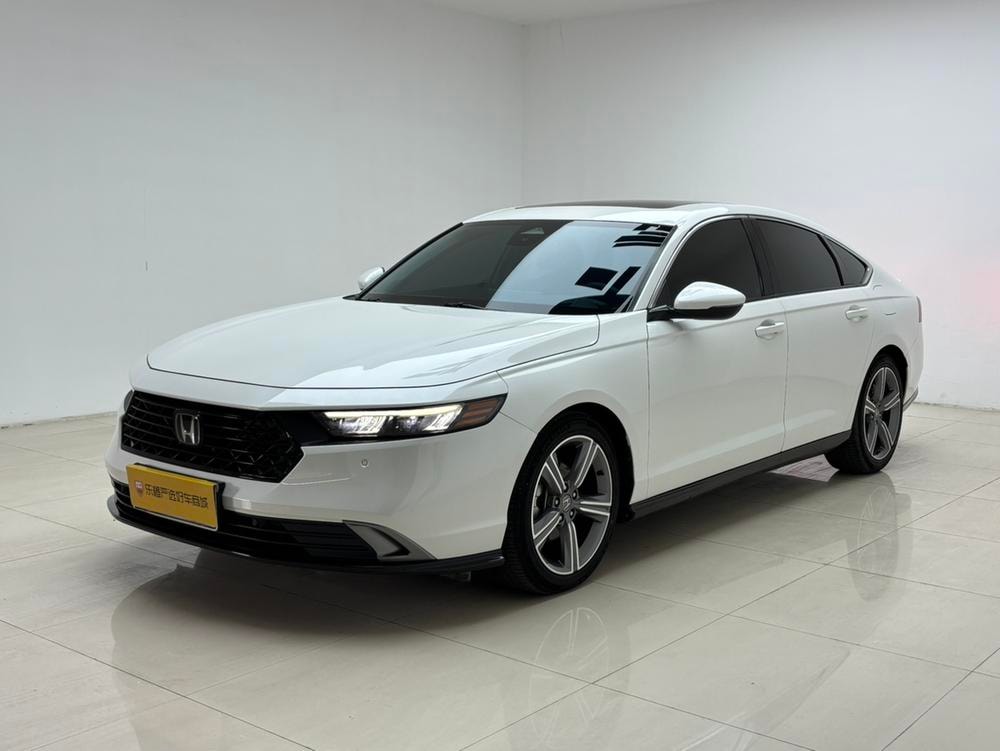 Honda Accord 2023 — фото автомобиля
