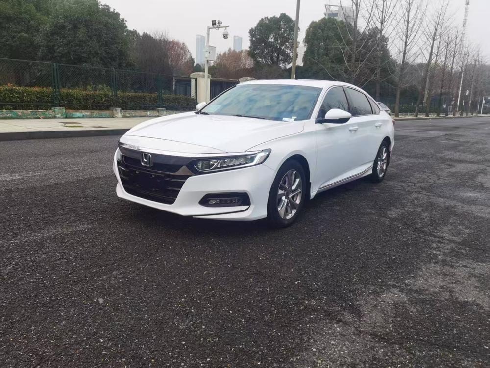 Honda Accord 2018 — фото автомобиля