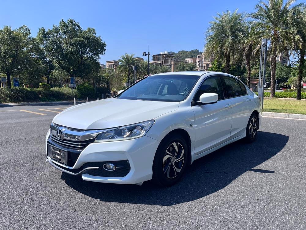 Honda Accord 2016 — фото автомобиля