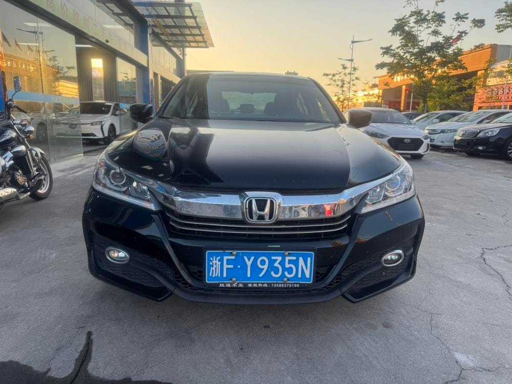 Honda Accord 2016 — фото автомобиля