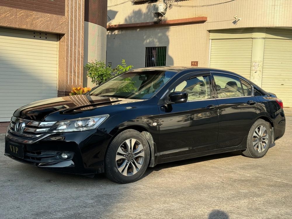 Honda Accord 2015 — фото автомобиля