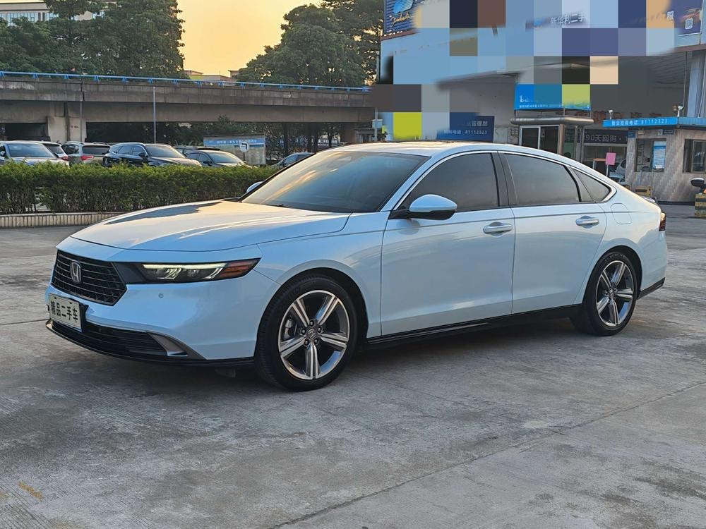 Honda Accord 2023 — фото автомобиля