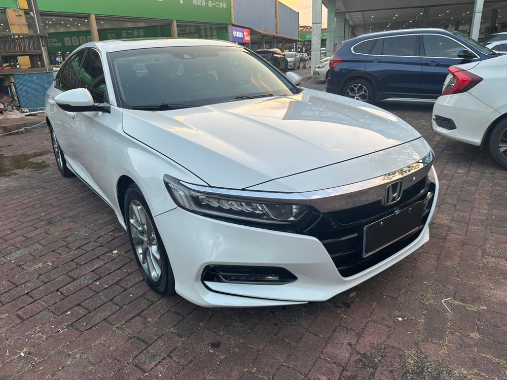 Honda Accord 2018 — фото автомобиля