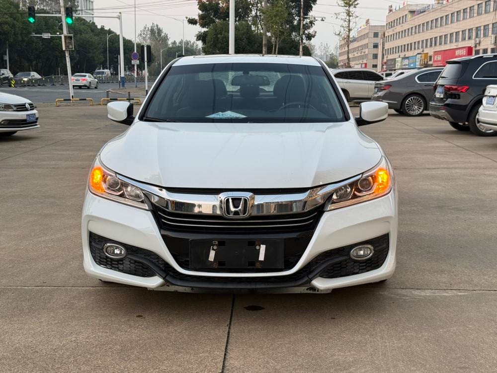 Honda Accord 2016 — фото автомобиля