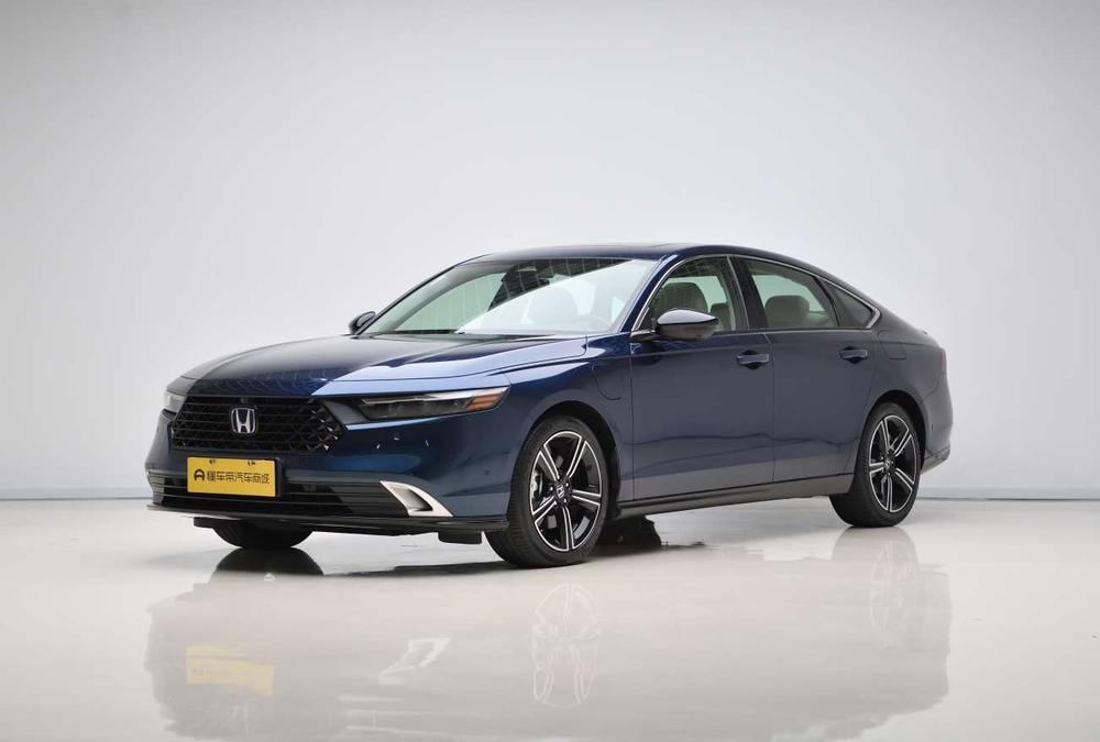 Honda Accord PHEV 2023 — фото автомобиля 1