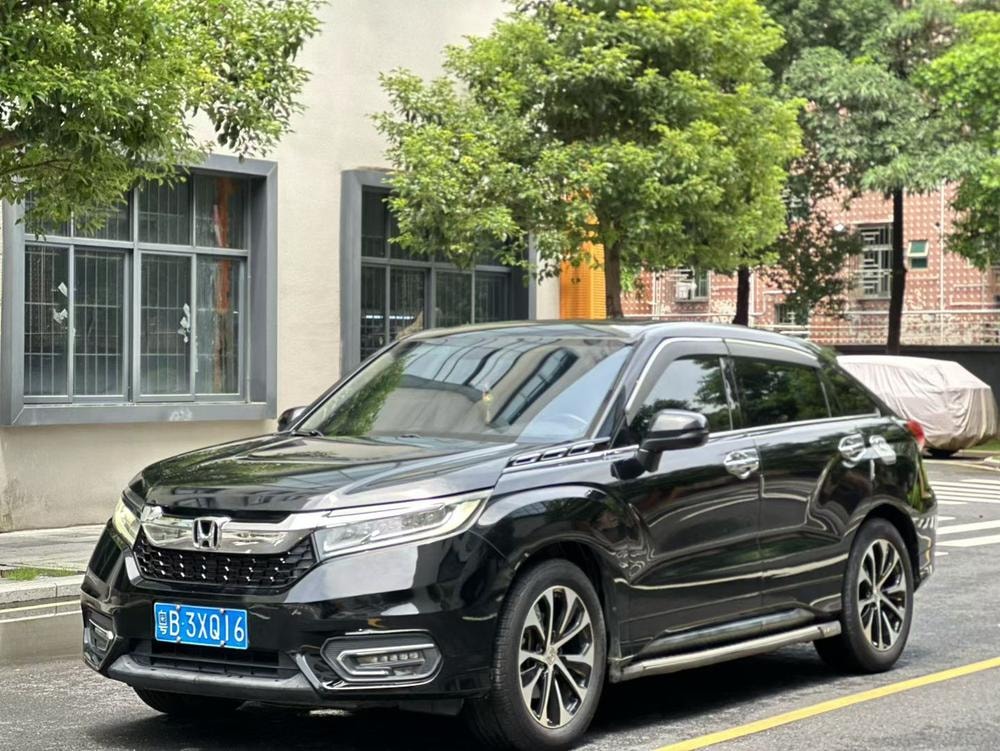 Honda Avancier 2017 — фото автомобиля 1