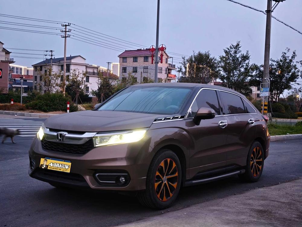 Honda Avancier 2017 — фото автомобиля 1