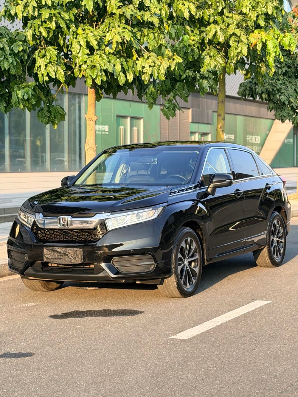 Honda Avancier 2019 — фото автомобиля 1