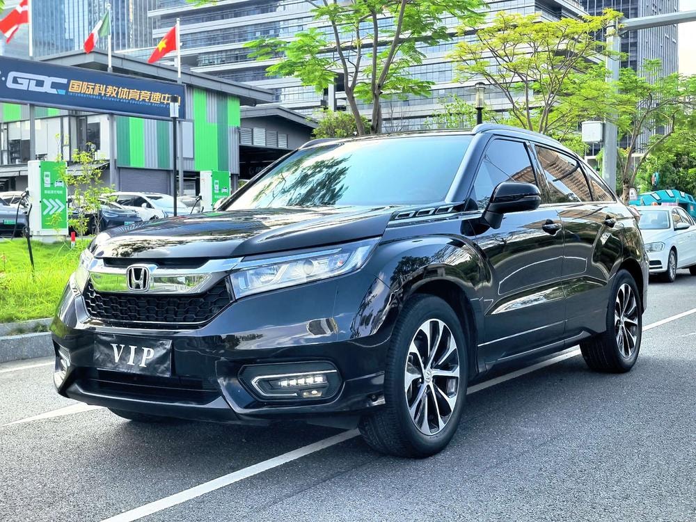 Honda Avancier 2017 — фото автомобиля 1
