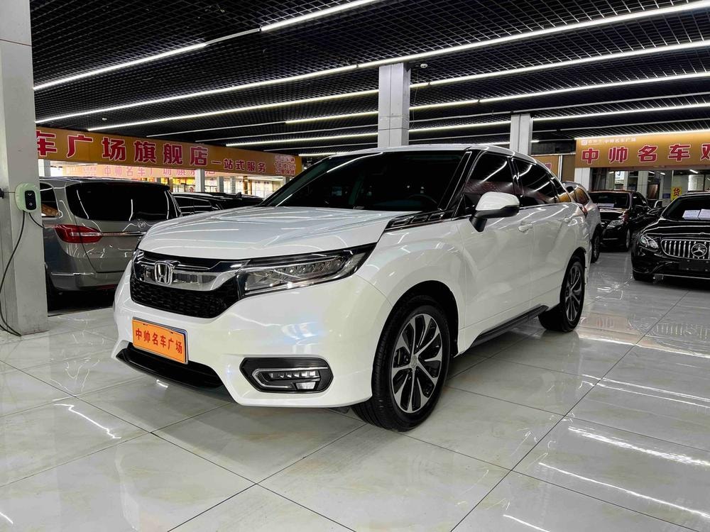 Honda Avancier 2017 — фото автомобиля 1
