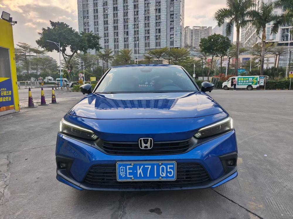 Honda Civic 2022 — фото автомобиля 1
