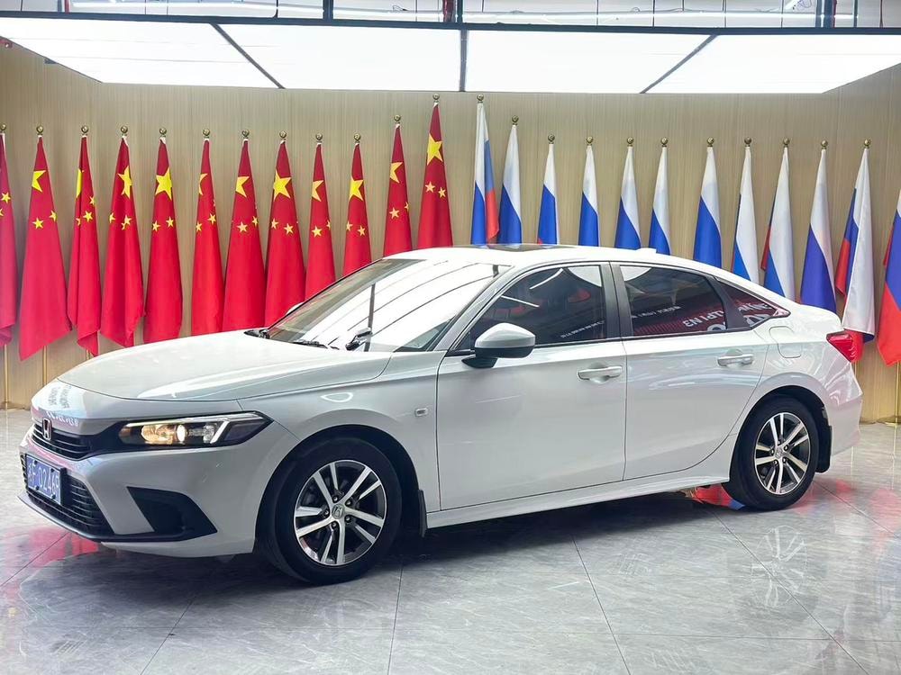 Honda Civic 2022 — фото автомобиля 1