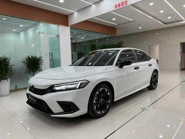 Honda Civic 2023 — фото автомобиля 1