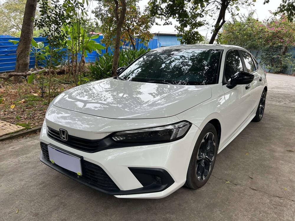 Honda Civic 2022 — фото автомобиля 1