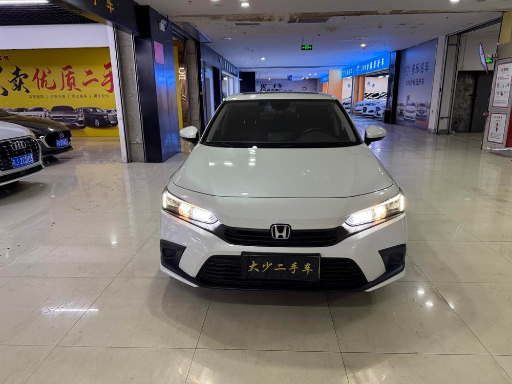 Honda Civic 2022 — фото автомобиля 1