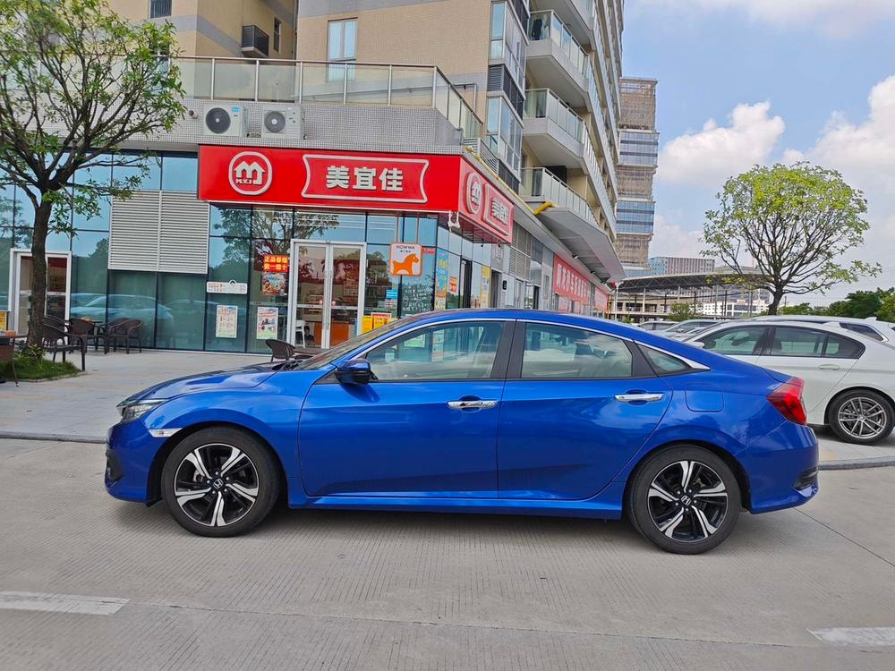 Honda Civic 2016 — фото автомобиля