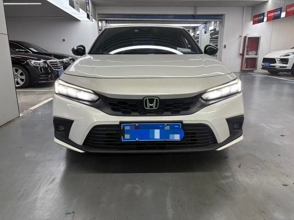 Honda Civic 2023 — фото автомобиля 1
