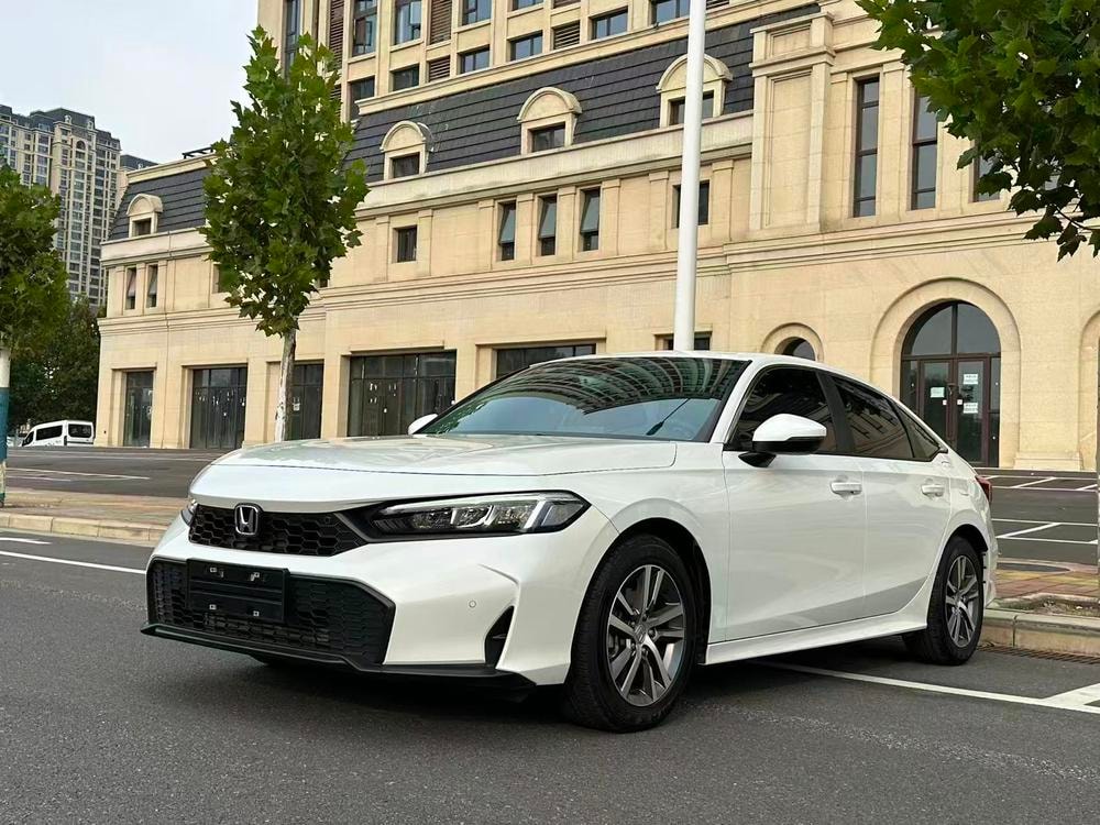 Honda Civic 2025 — фото автомобиля