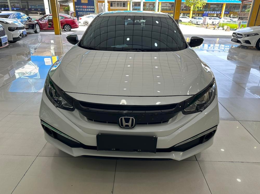 Honda Civic 2019 — фото автомобиля
