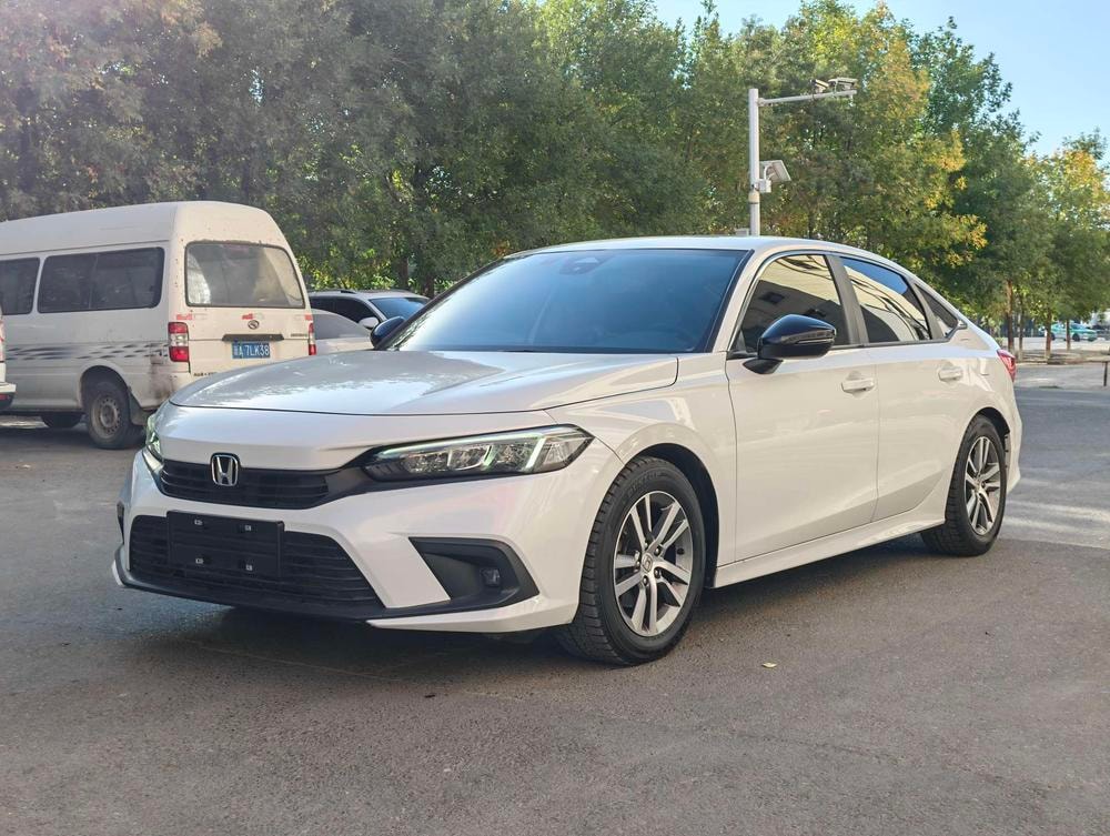 Honda Civic 2022 — фото автомобиля 1