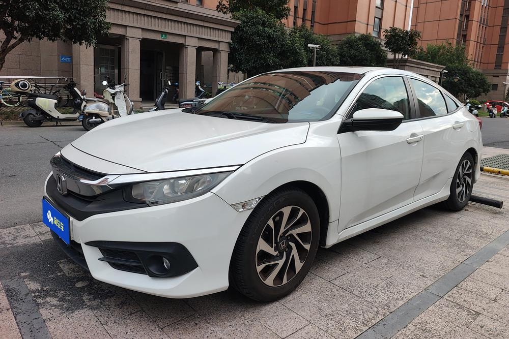 Honda Civic 2016 — фото автомобиля