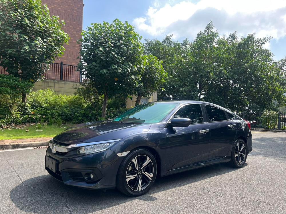 Honda Civic 2016 — фото автомобиля