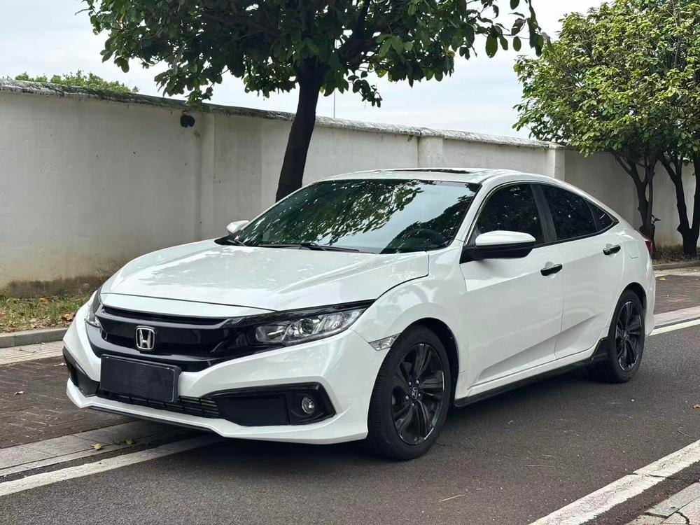Honda Civic 2019 — фото автомобиля