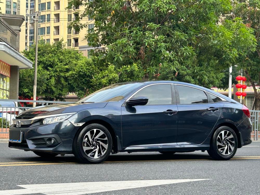 Honda Civic 2016 — фото автомобиля