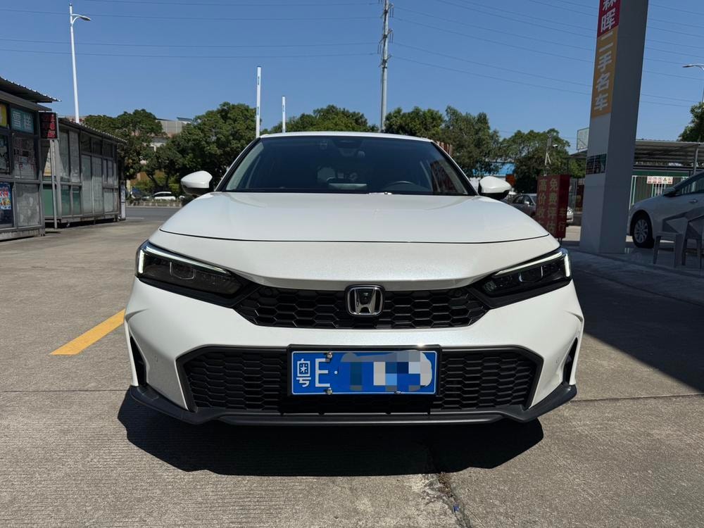 Honda Civic 2025 — фото автомобиля 1