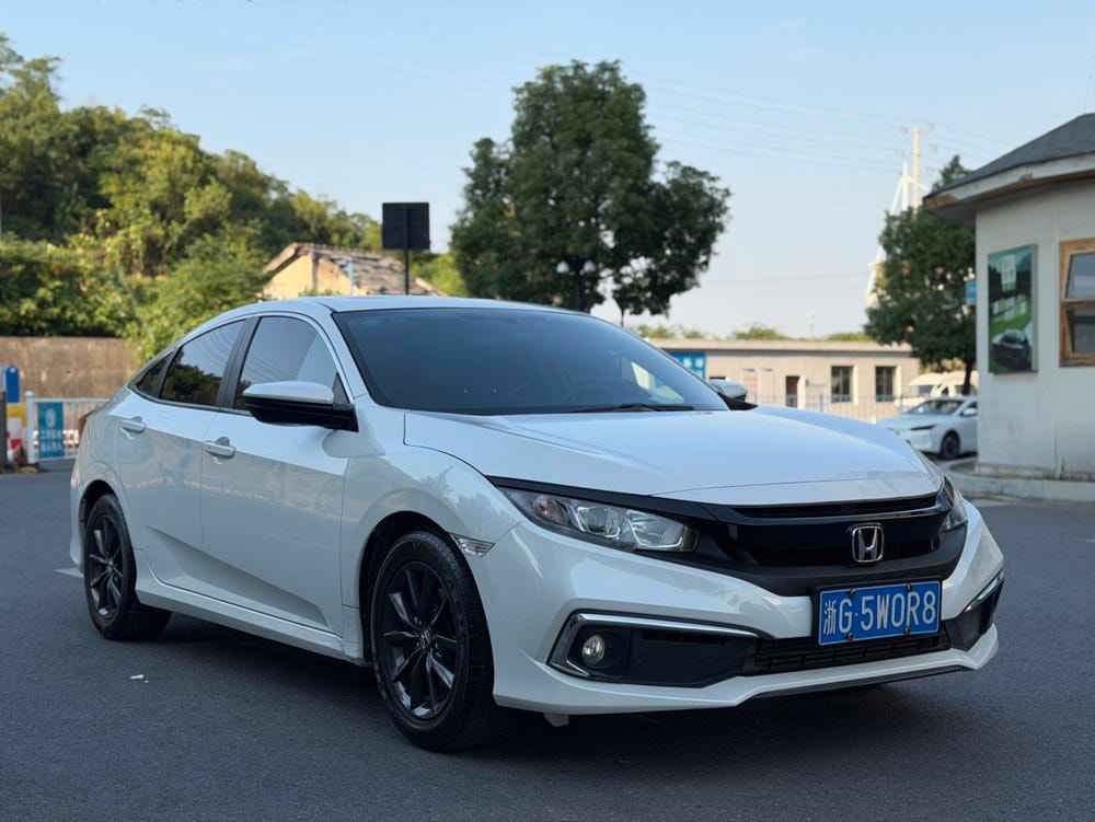 Honda Civic 2019 — фото автомобиля 1