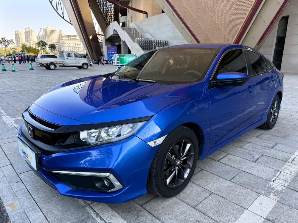 Honda Civic 2019 — фото автомобиля