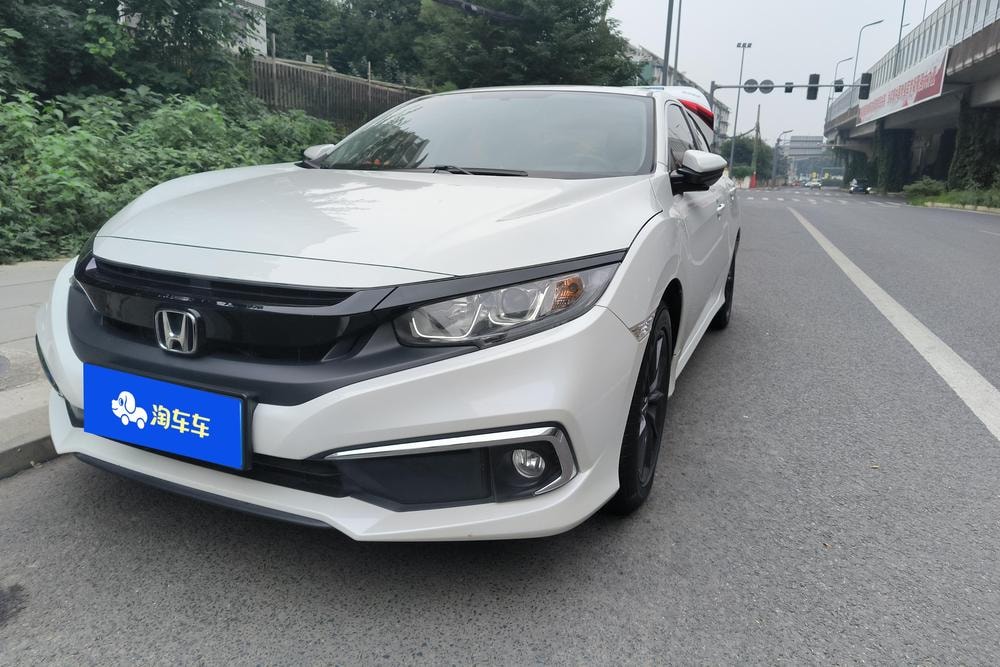 Honda Civic 2019 — фото автомобиля 1