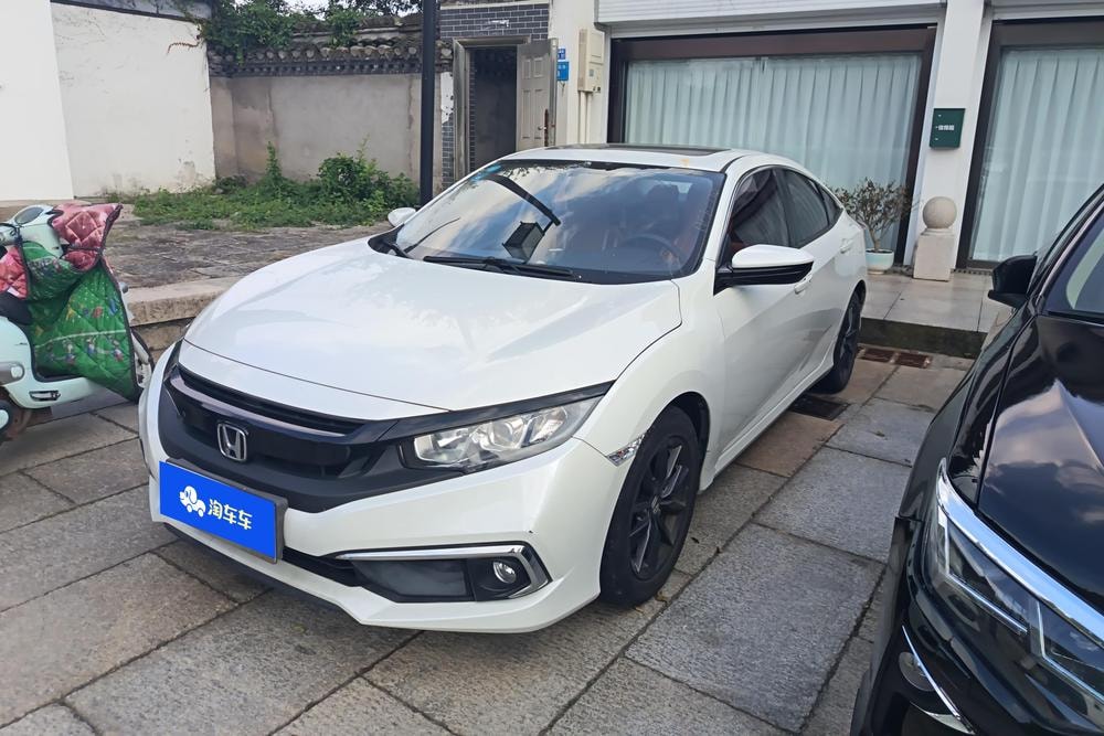 Honda Civic 2019 — фото автомобиля