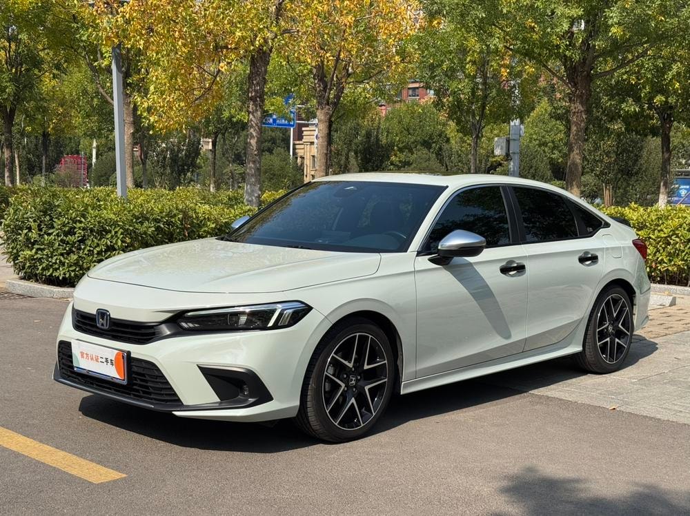 Honda Civic 2022 — фото автомобиля 1