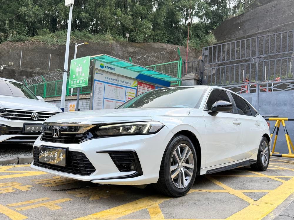 Honda Civic 2022 — фото автомобиля 1