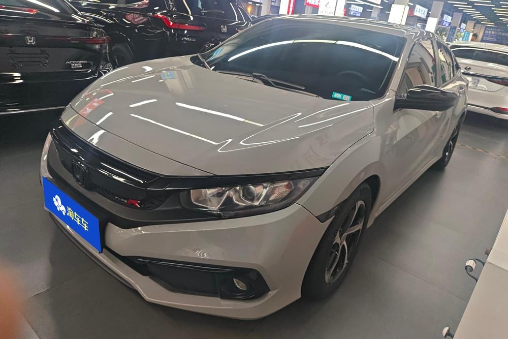 Honda Civic 2019 — фото автомобиля 1